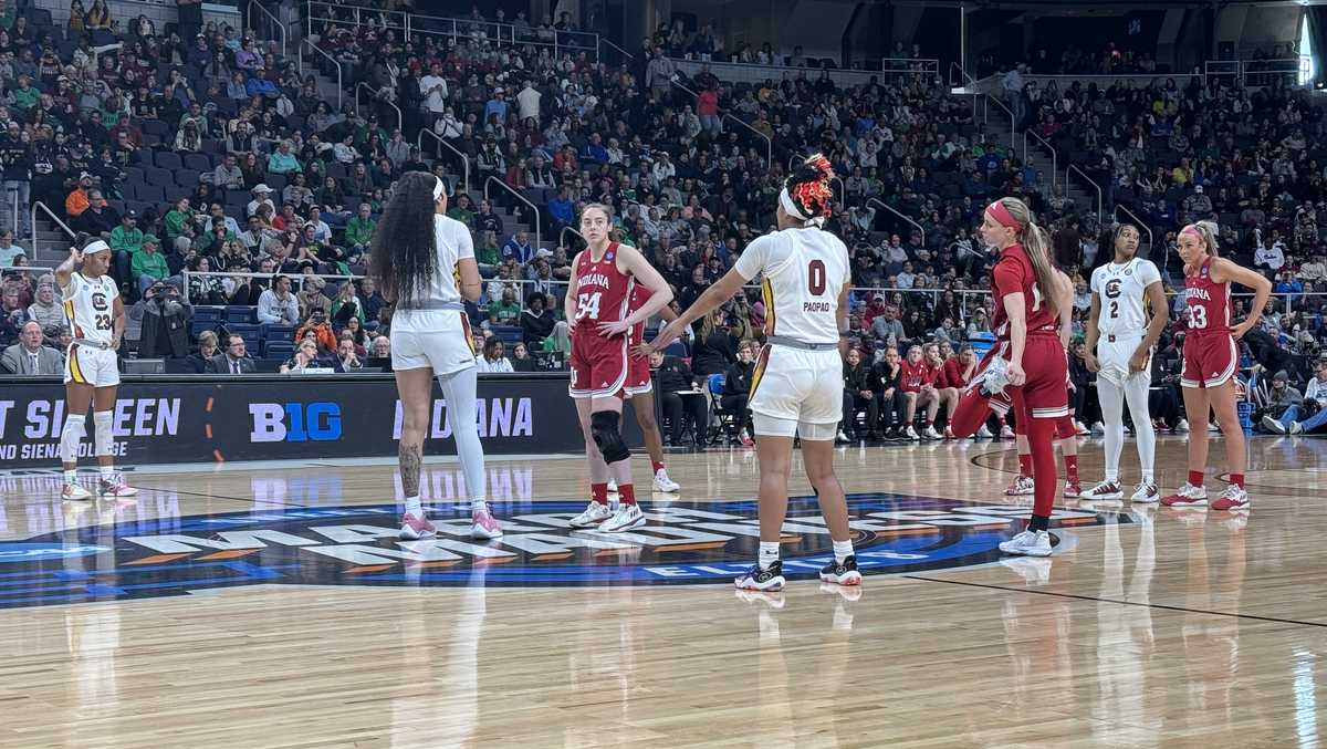 ﻿South Carolina Women's Basketball tops Indiana, 79-75