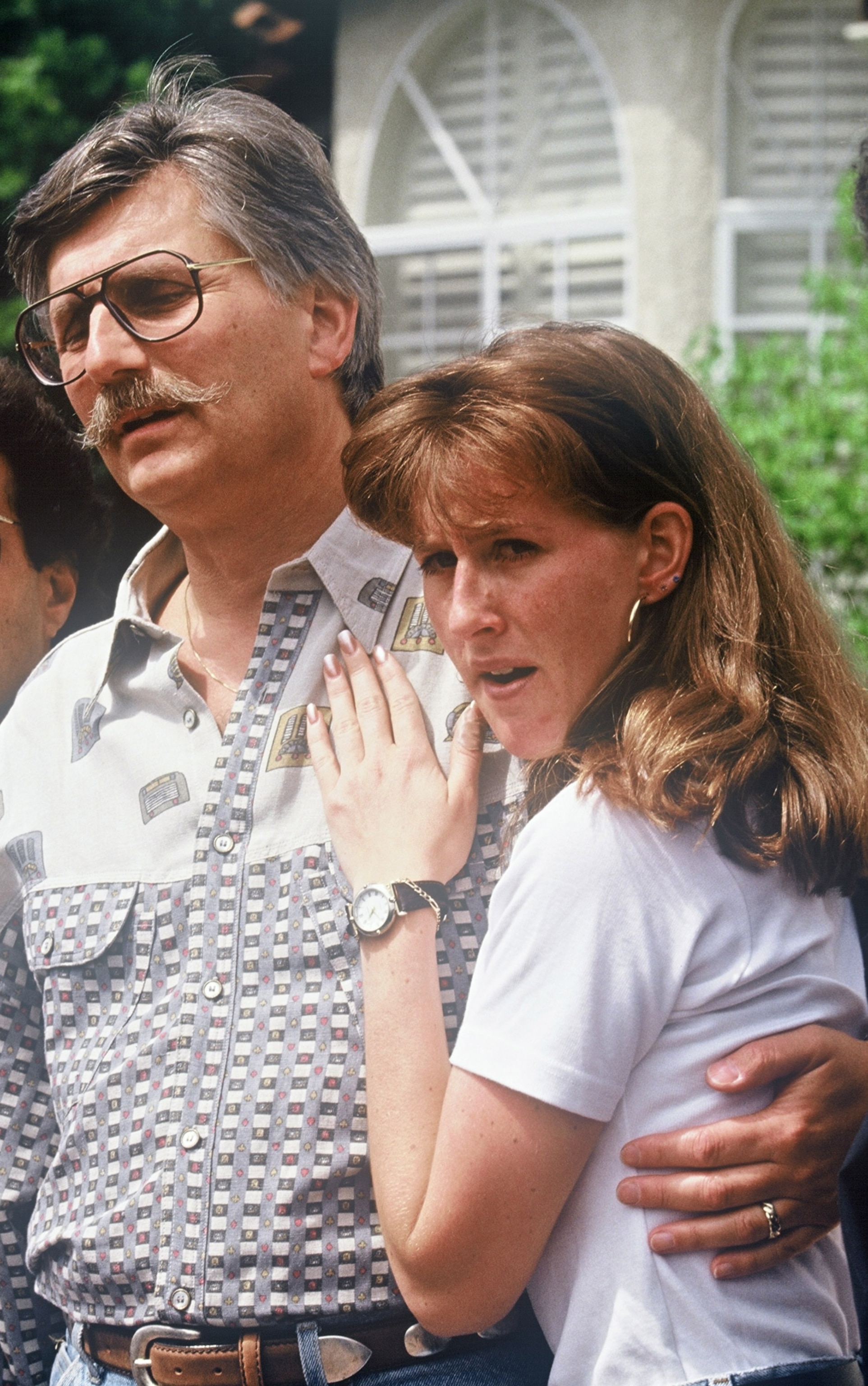 PHOTO: Fred and Kim Goldman, father and sister of Ronald Goldman, appear in front of the media June 15, 1994 at their home in Agoura Hills, CA, following the murder of Ronald and O.J. Simpson's ex-wife Nicole Brown Simpson.