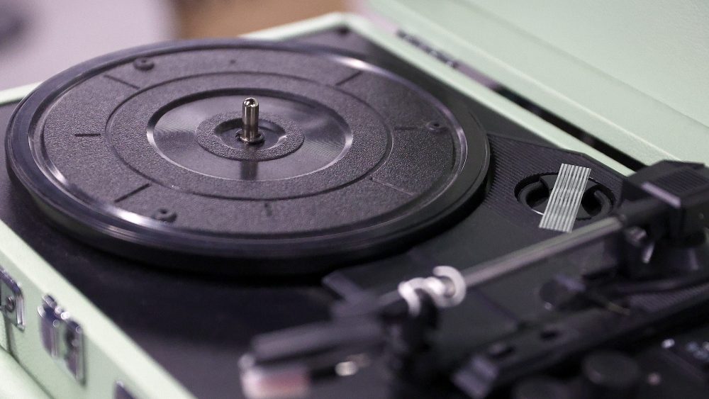 LONDON, ENGLAND - DECEMBER 28: A vinyl record player is seen on sale at the HMV store on Oxford street on December 28, 2023 in London, England. The British Phonographic Industry figures show UK vinyl sales rose by 11.7% to 5.9 million units this year, increasing for the 16th year in a row. Taylor Swift's 1989 (Taylor's version) was the best-selling LP and she has two further albums in the top 10. (Photo by Peter Nicholls/Getty Images)