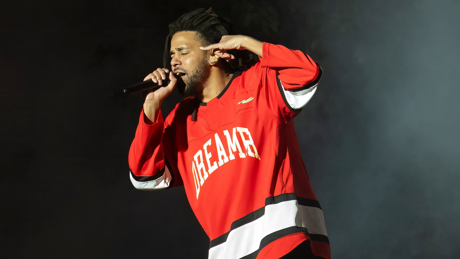 J. Cole Apologizes for Kendrick Diss But Not for Transphobic Bars