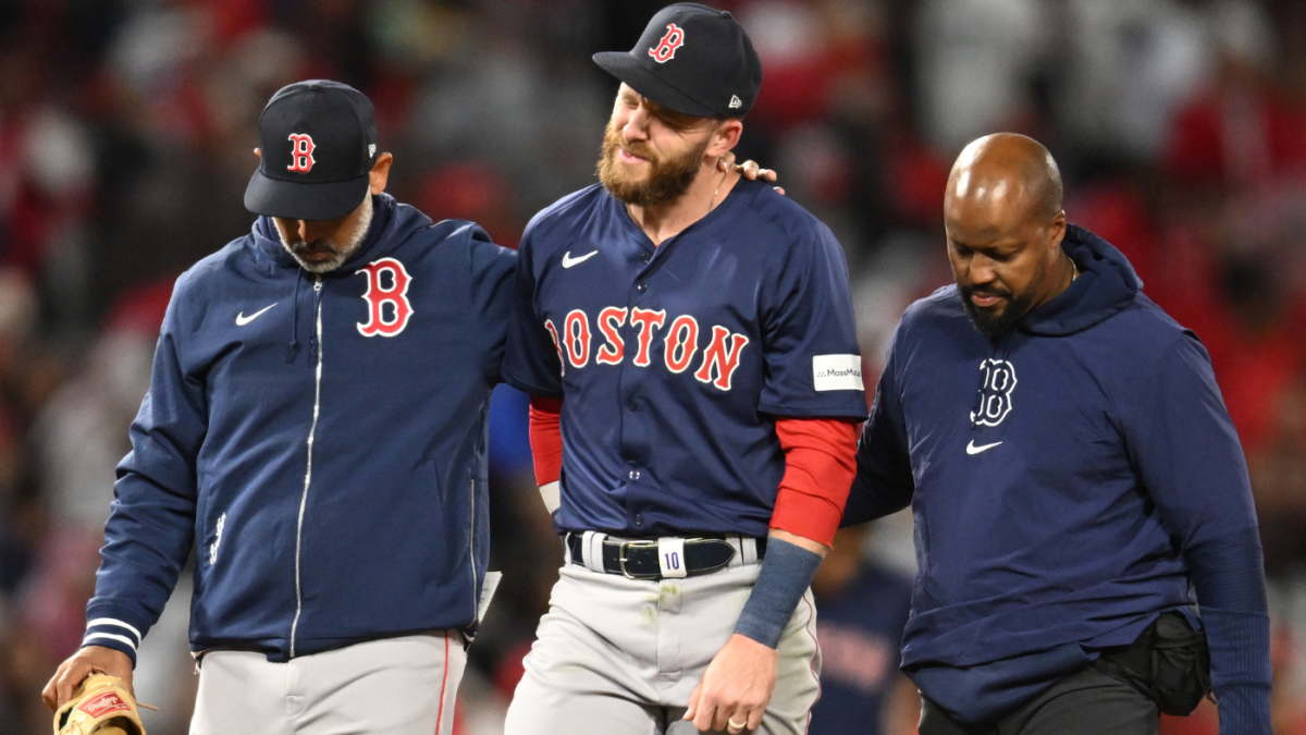 Trevor Story injures shoulder on diving play as Red Sox SS set for MRI on Saturday: 'A lot of frustration'