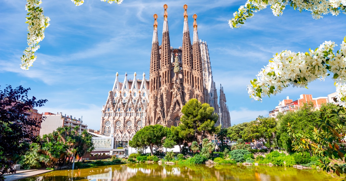 Exploring Barcelona’s Best Restaurants: From Plant-Based Doughnuts to Fish-Free Sushi