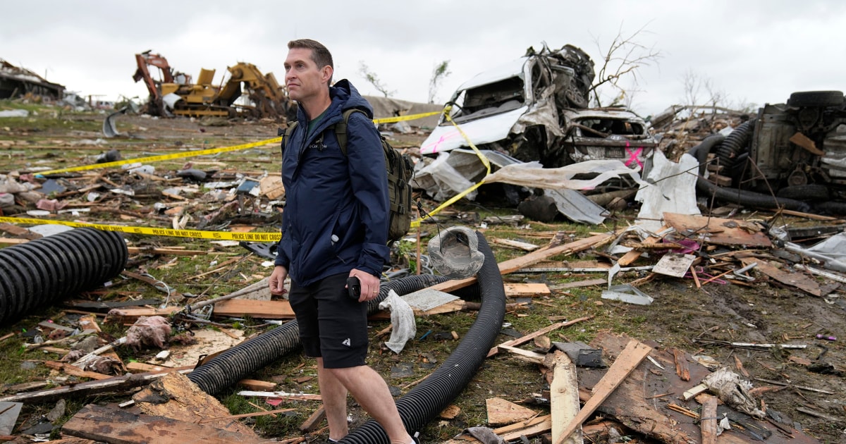 Deadly tornado devastates Iowa town as severe weather moves east