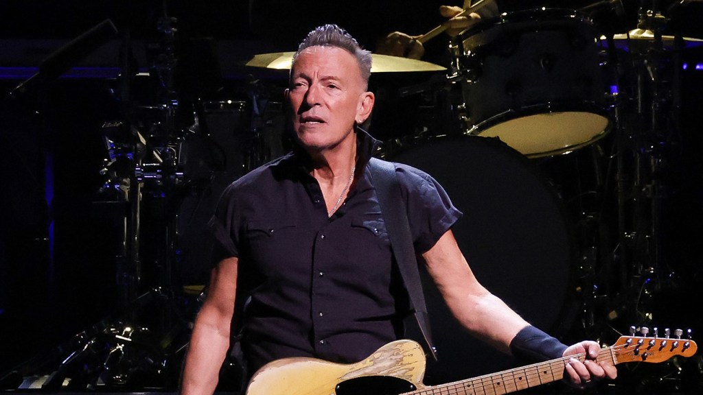 Bruce Springsteen Postpones Concerts Under Doctor's Direction