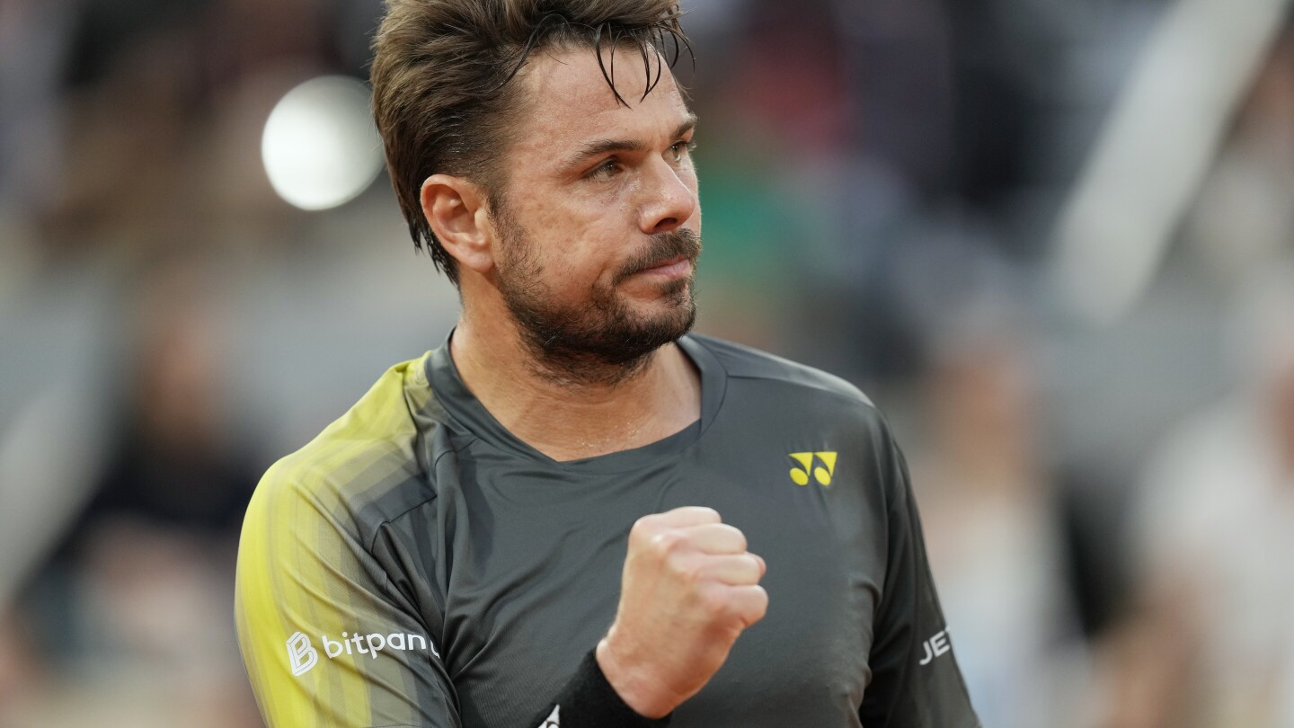 French Open: Stan Wawrinka beats Andy Murray; Alcaraz and Osaka win