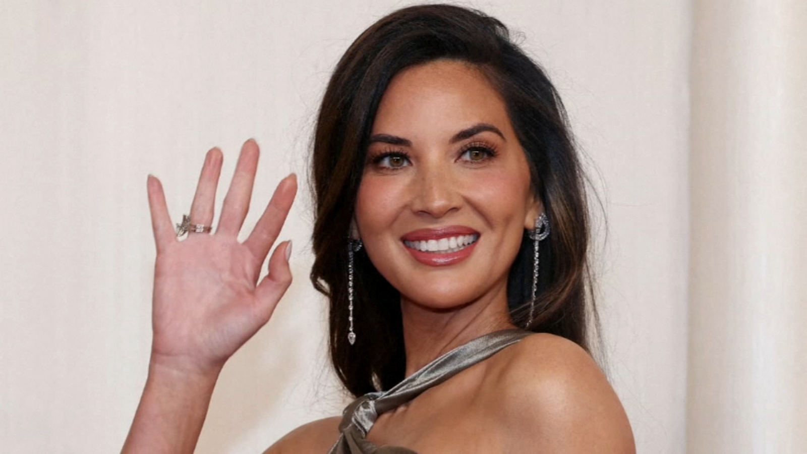 Olivia Munn shares she had full hysterectomy just months after revealing double mastectomy, luminal b breast cancer diagnosis