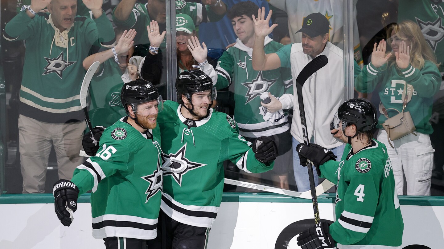 Radek Faksa scores in return, Stars oust defending Stanley Cup champ Golden Knights 2-1 in Game 7