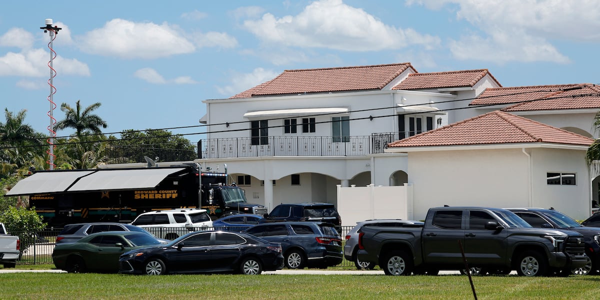 Rapper Sean Kingston’s home raided by SWAT; mother arrested on fraud and theft charges