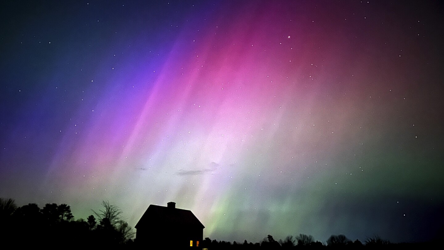 Solar storm creates global light show, no serious problems reported