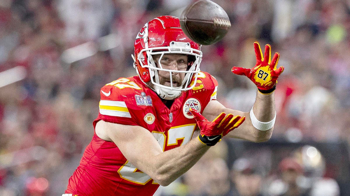 Travis Kelce extension: Chiefs GM says TE showing 'no signs of slowing down,' looking like he's '28 years old'