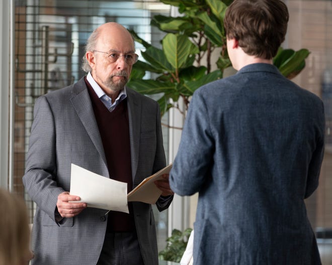 Dr. Aaron Glassman (Richard Shiff) and Dr. Shaun Murphy (Freddie Highmore) in