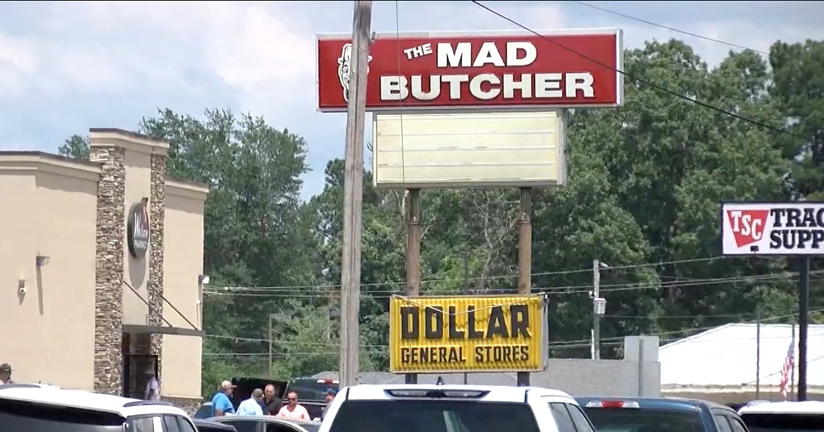 3 dead, 10 wounded in shooting at Mad Butcher grocery in Arkansas