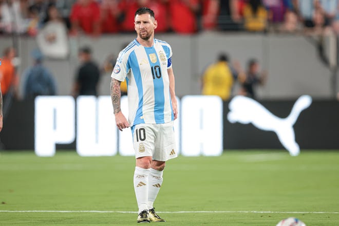 Lionel Messi during the game against Chile.