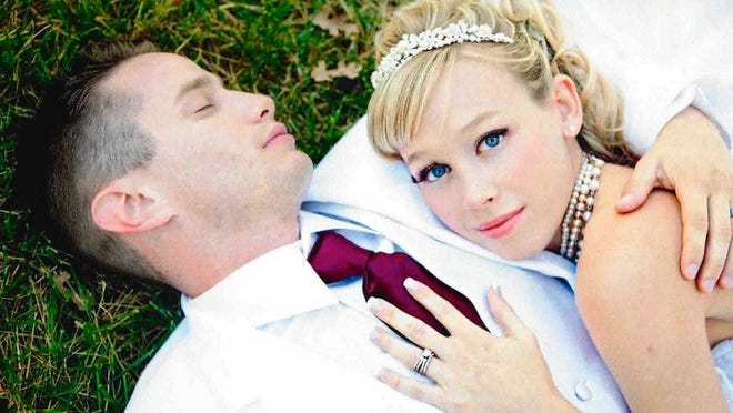 Keith and Sherri Papini pose for wedding portraits.