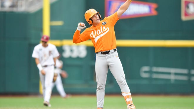 Tennessee vs Florida State score updates in College World Series