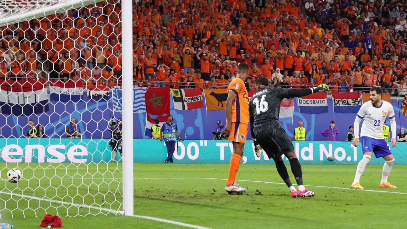 VAR Review: Why Simons' goal for Netherlands was offside