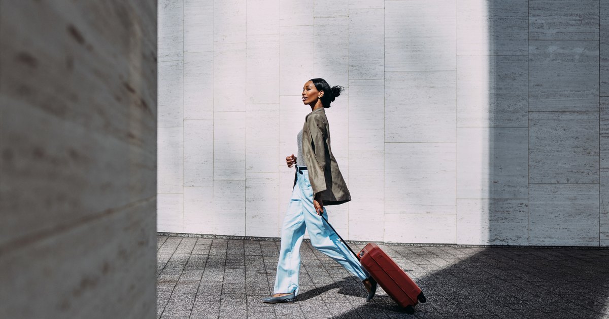 15 Rich Mom-Style Elevated Airport Outfits That Start at $25