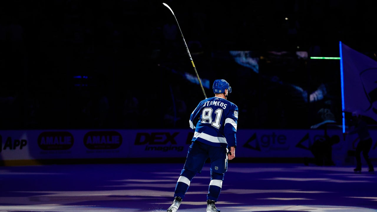 Steven Stamkos speaks out after parting with Lightning, calls situation 'puzzling and strange'