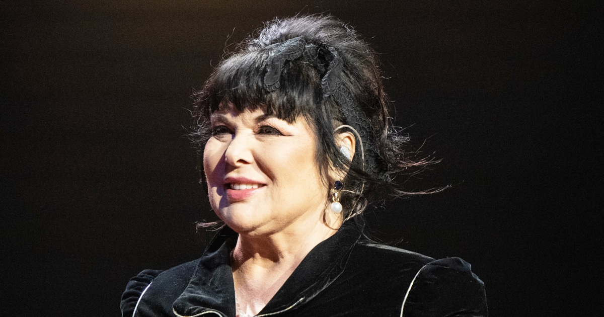 Heart's Ann Wilson Shares Cancer Diagnosis, Band Postpones Tour