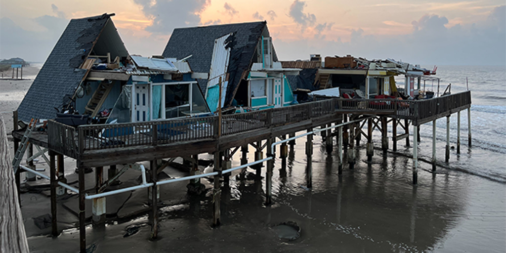 Texas begins cleanup in wake of Hurricane Beryl