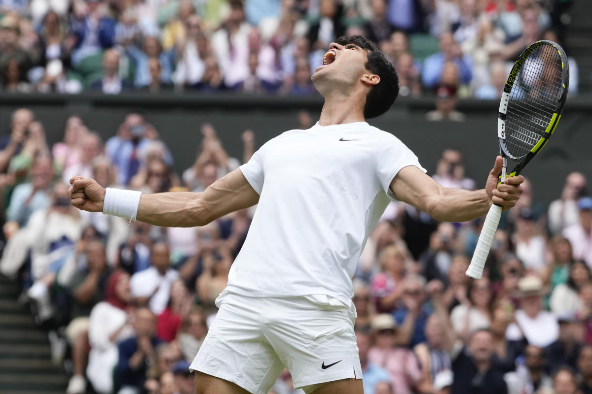 Wimbledon men's semifinals: Live updates, scores as Carlos Alcaraz advances to face Novak Djokovic or Lorenzo Musetti in final