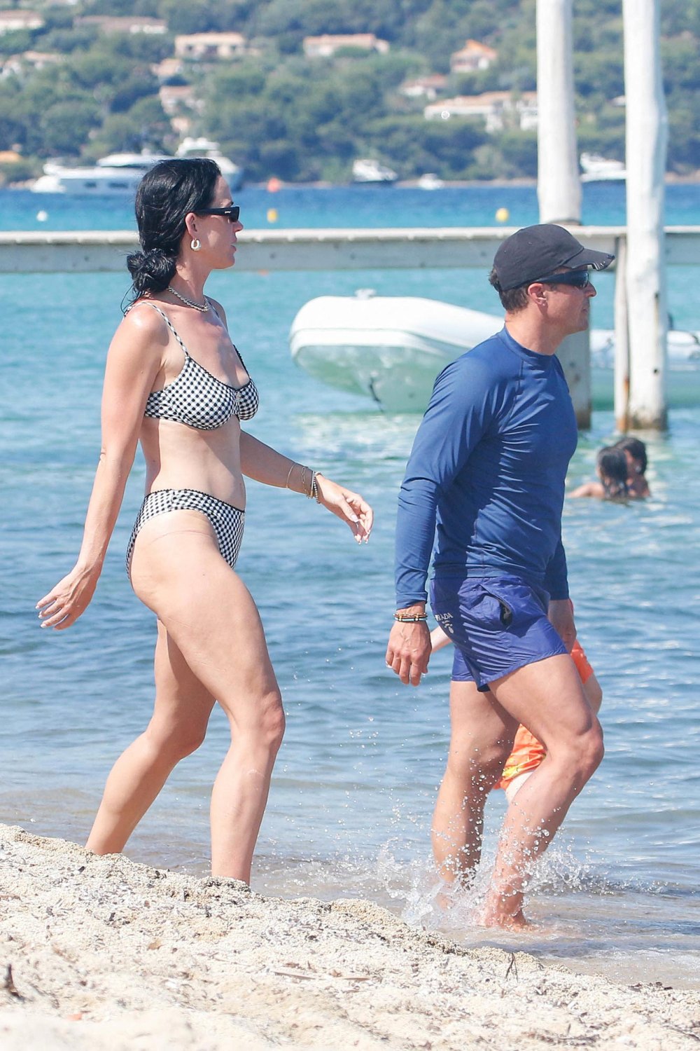 Katy Perry Wows in Black Bikini as She Dances on a Beach 771 791