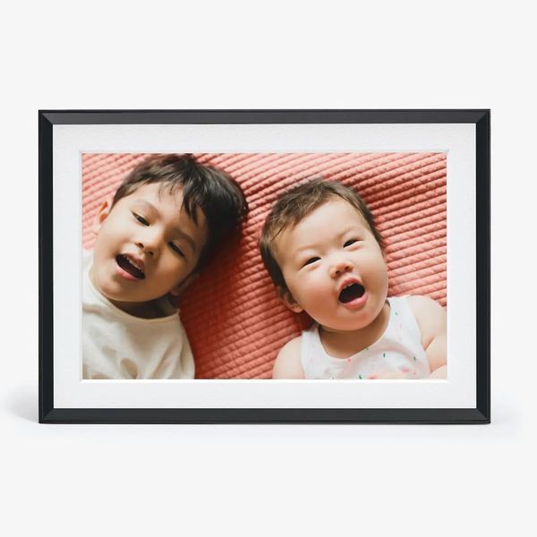 Aura Carver Digital Picture Frame