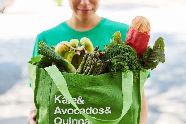 Person delivering food for Instacart.