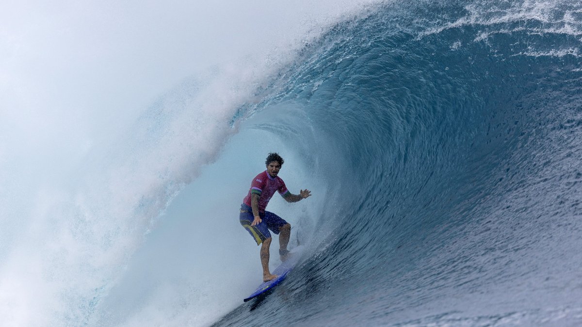 Watch surfer Gabriel Medina’s historic Olympic ride, epic celebration – NBC New York