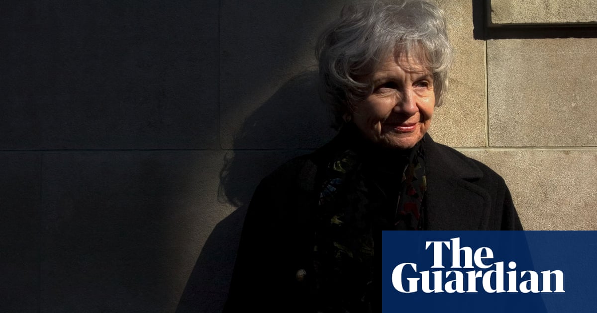 Alice Munro knew my stepfather sexually abused me as a child, says Nobel laureate’s daughter | Alice Munro