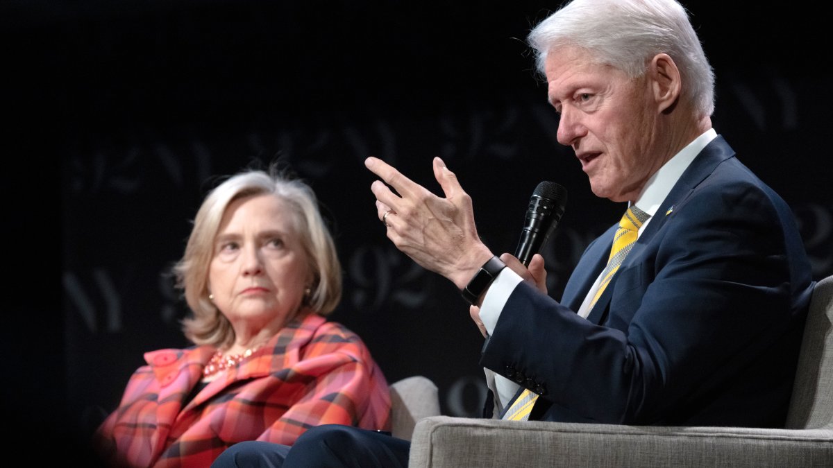 Bill and Hillary Clinton endorse Kamala Harris for president – NBC New York