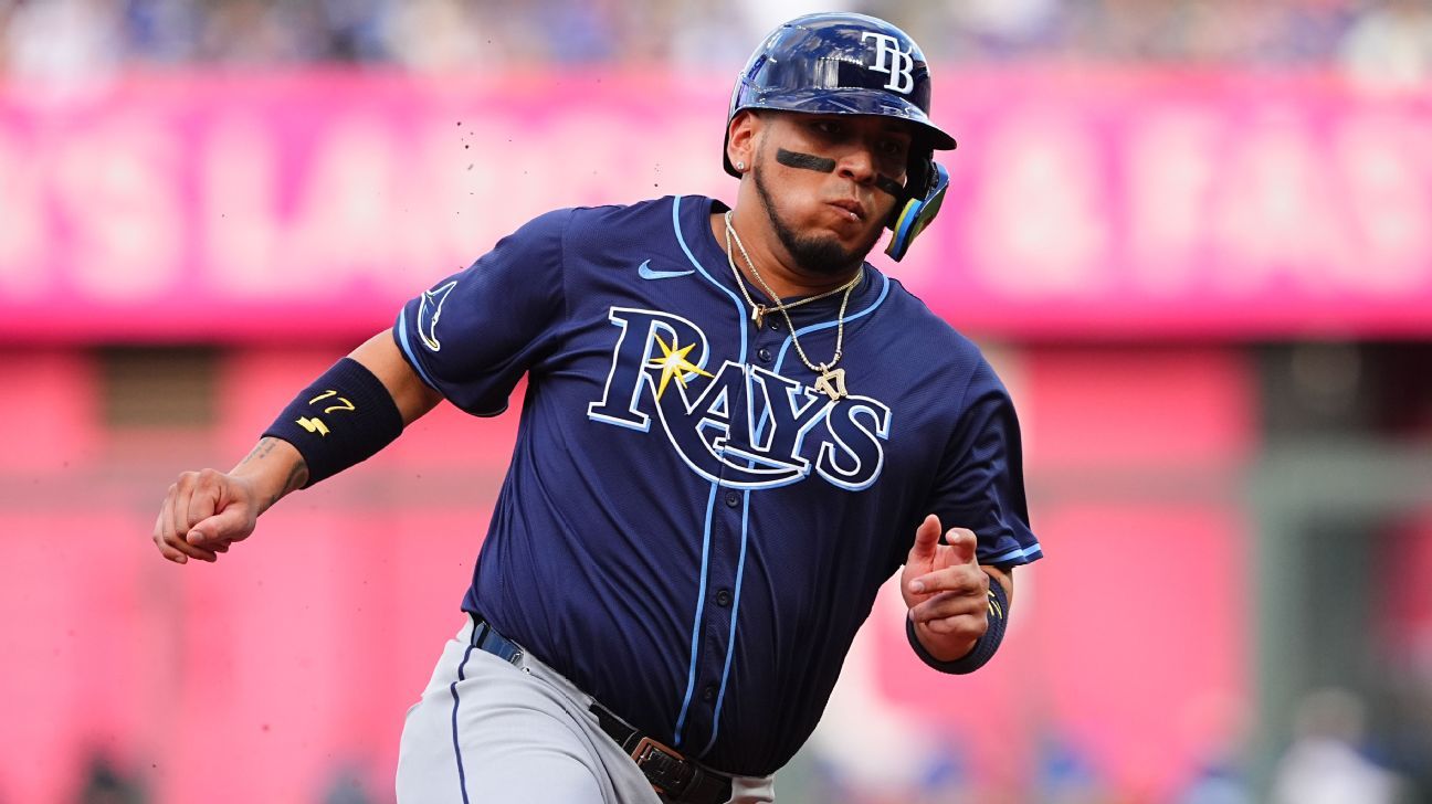 Cubs acquire All-Star Isaac Paredes in trade with Rays