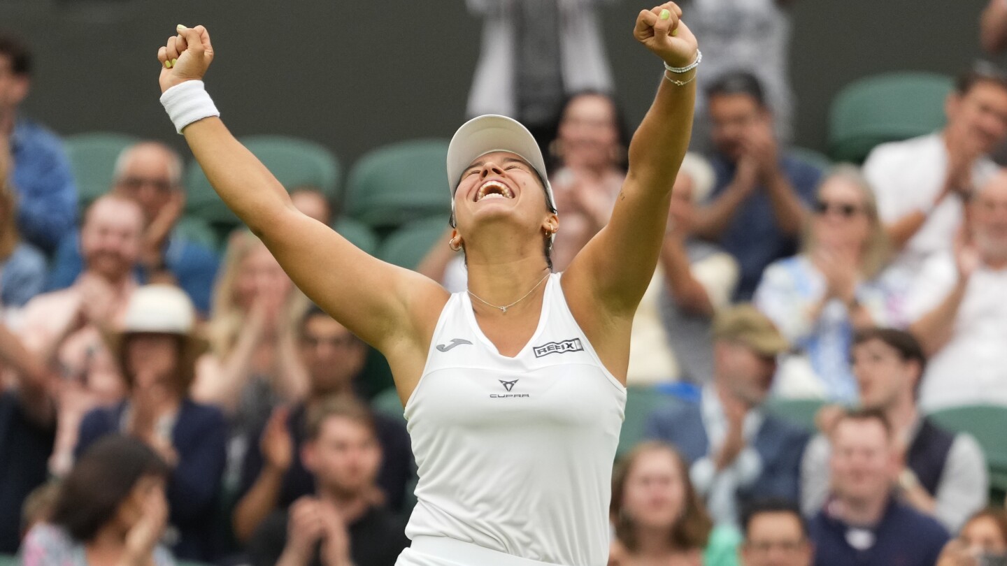 Defending Wimbledon champ Vondrousova loses in the first round