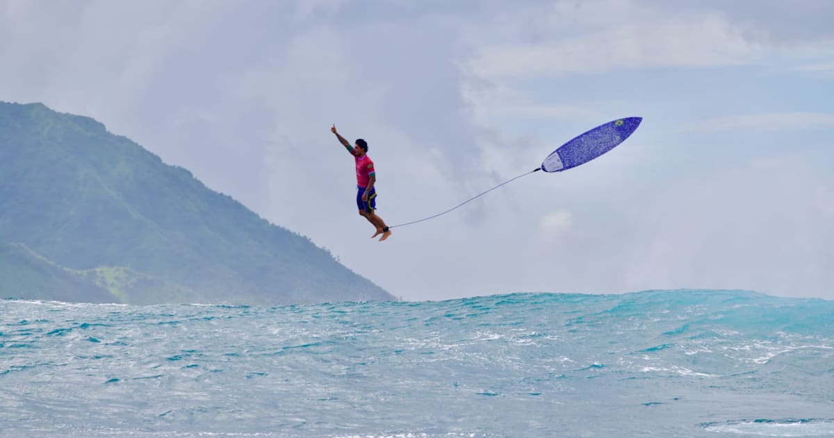 Gabriel Medina and mother nature join forces for 'picture of the Olympics' at Teahupo'o