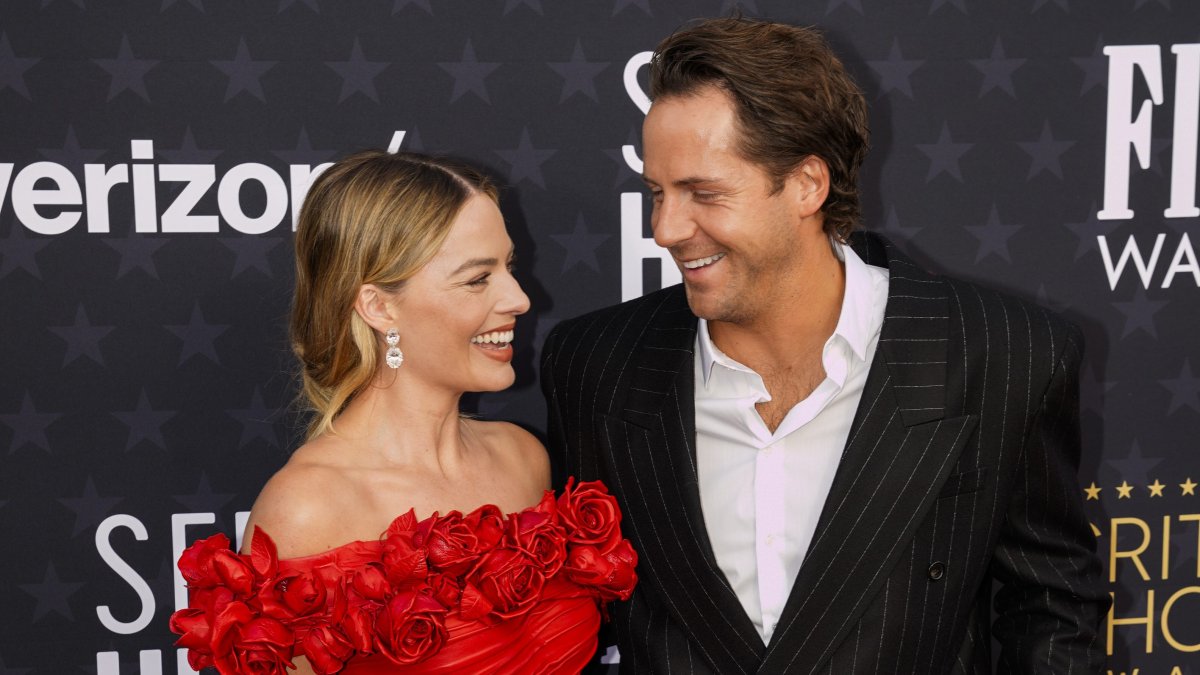 Margot Robbie is pregnant, expecting first baby with Tom Ackerley – NBC 5 Dallas-Fort Worth