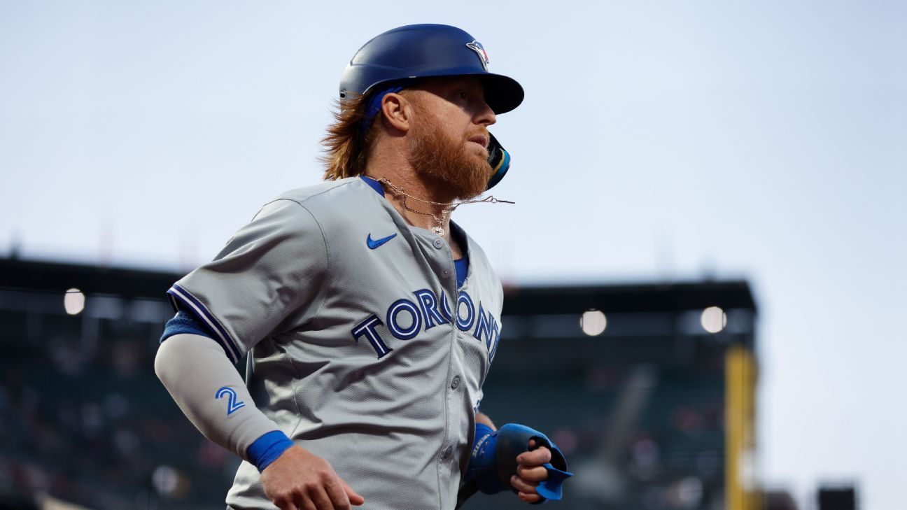 Mariners get Justin Turner in trade with Blue Jays