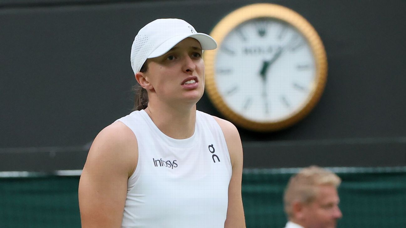 No. 1 Iga Swiatek loses in third round of Wimbledon