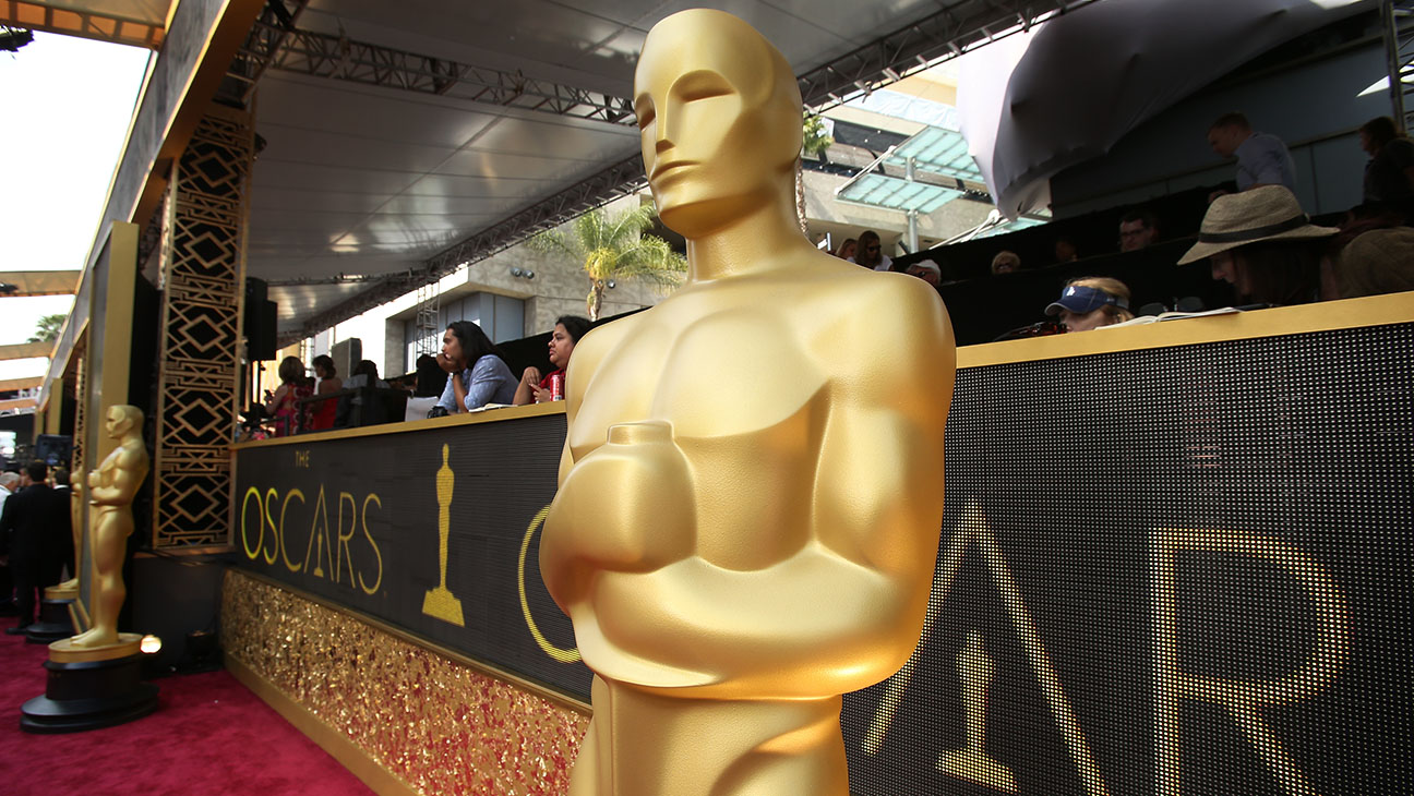 An Oscar statue