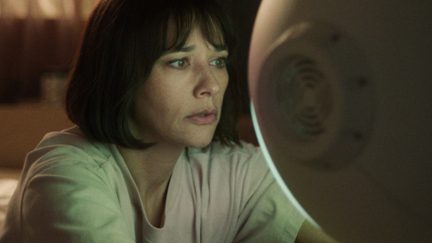 Rashida Jones Befriends a Robot in Apple TV+ Series