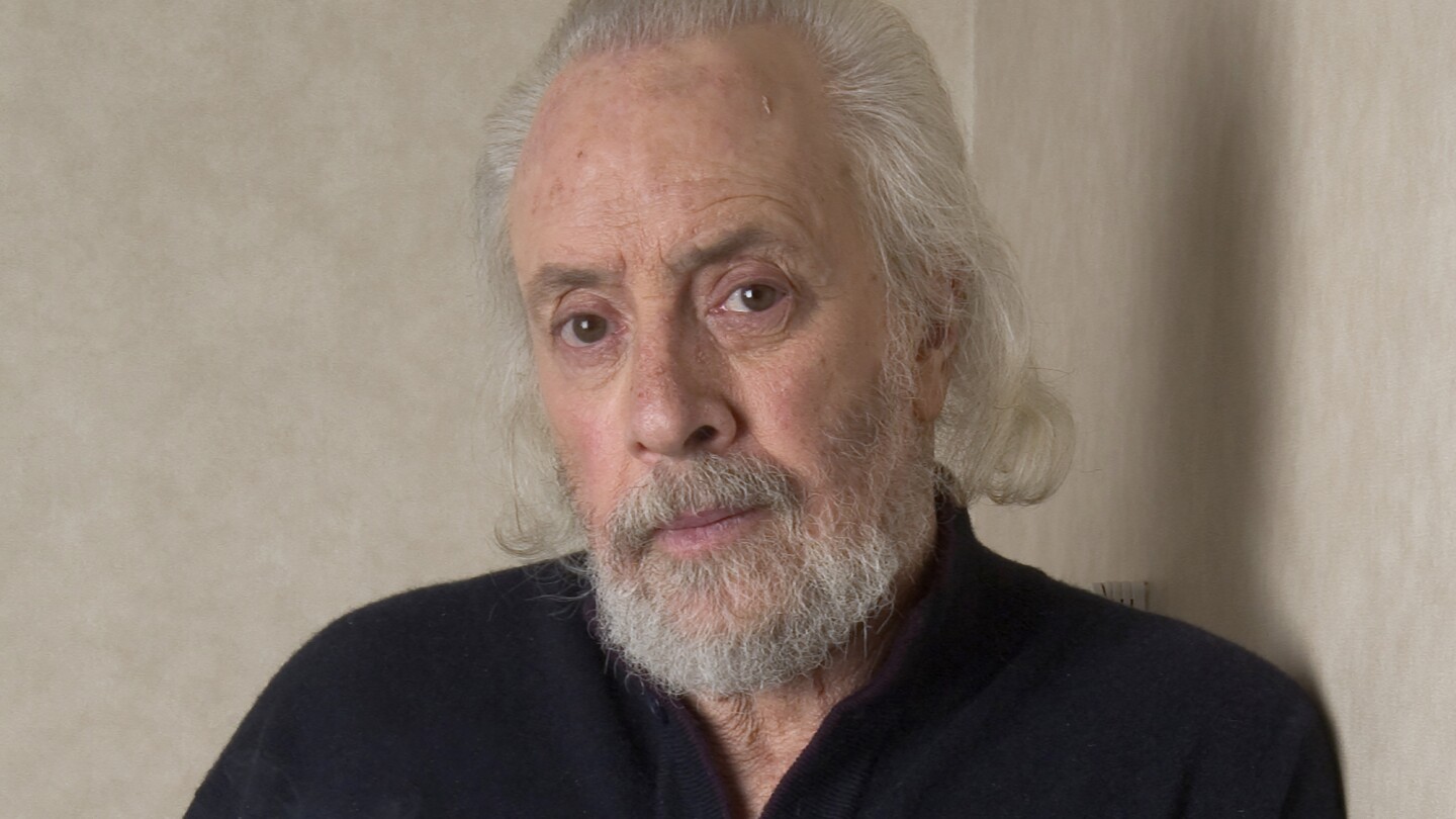 Robert Towne, Oscar-winning screenplay writer, dies at 89