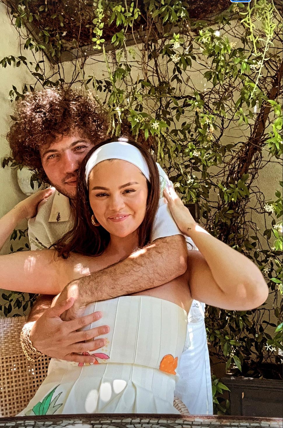 Watch Benny Blanco Attempt to Narrate Girlfriend Selena Gomezs Makeup Routine