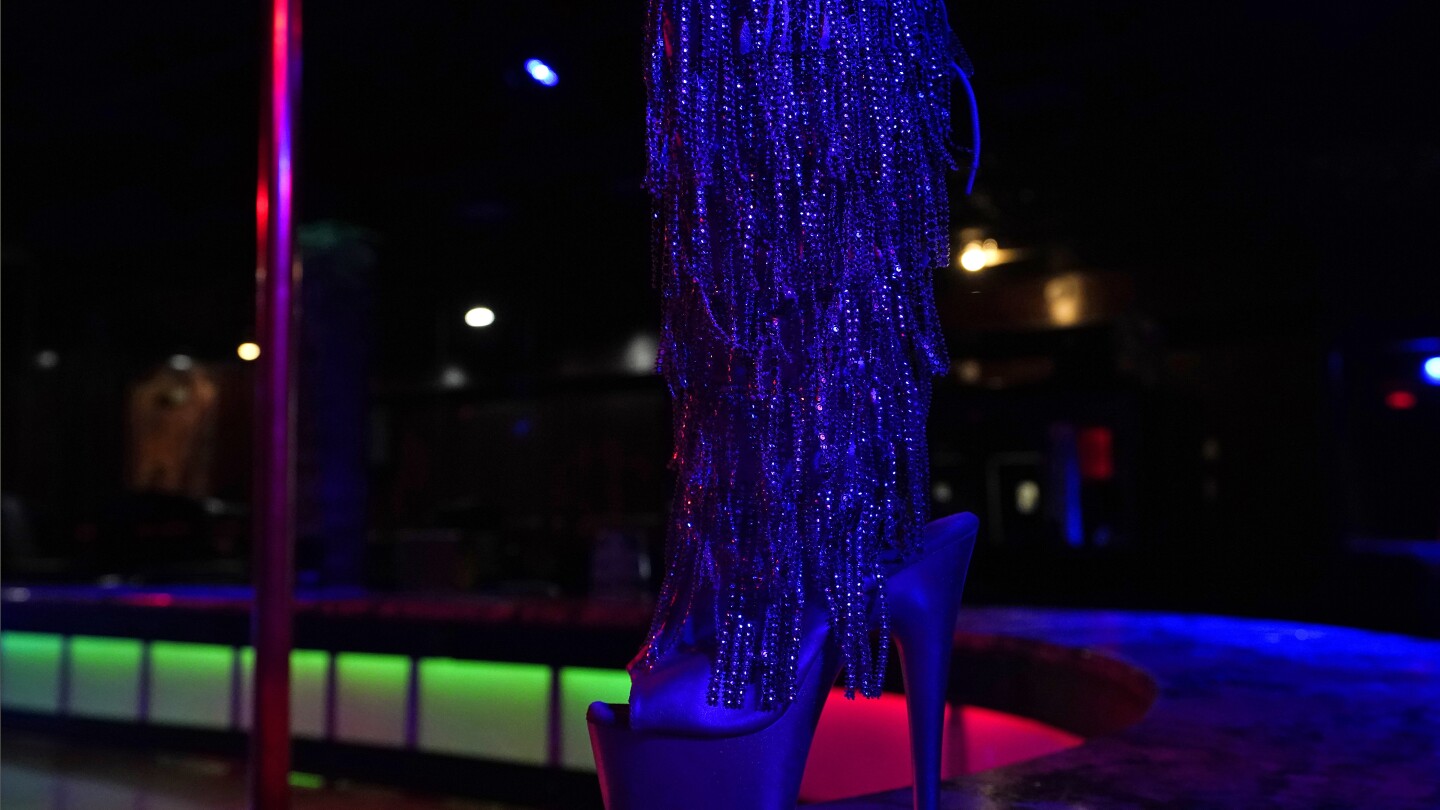 Stripper sues Florida over new age restrictions for workers at adult entertainment businesses