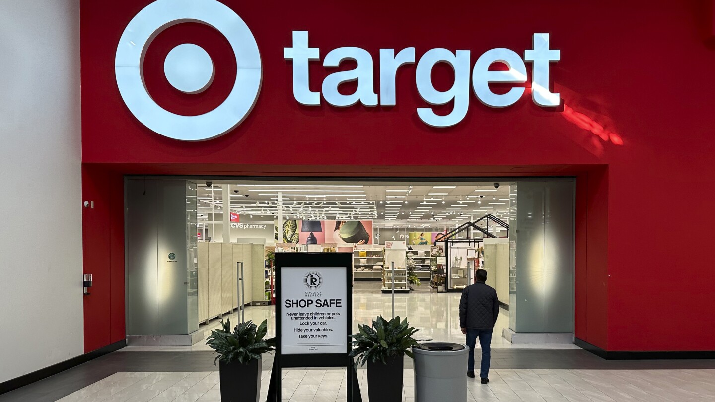 Target to stop accepting personal checks next week