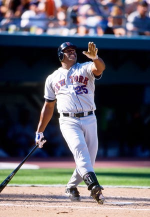 New York Mets right fielder Bobby Bonilla at the plate against the Florida Marlins at Dolphin Stadium during the 1999 season. Mandatory Credit: RVR Photos-USA TODAY Sports