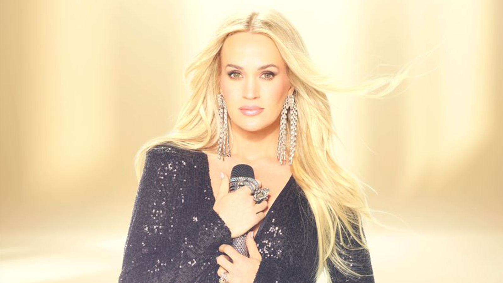 Carrie Underwood joins 'American Idol' alongside Luke Bryan and Lionel Richie on the judging panel