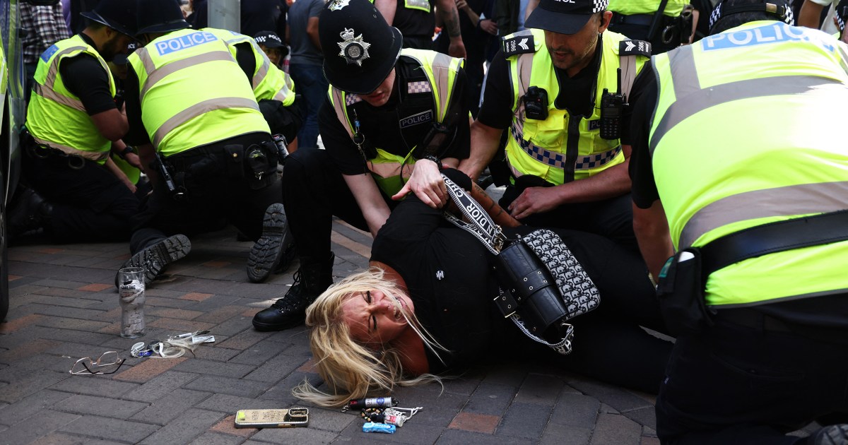 Far-right riots erupt in U.K. in the wake of child murders