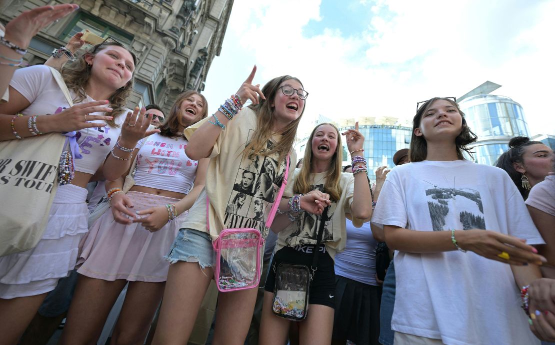 Fans of US mega-star Taylor Swift gather in the center in Vienna, Austria.