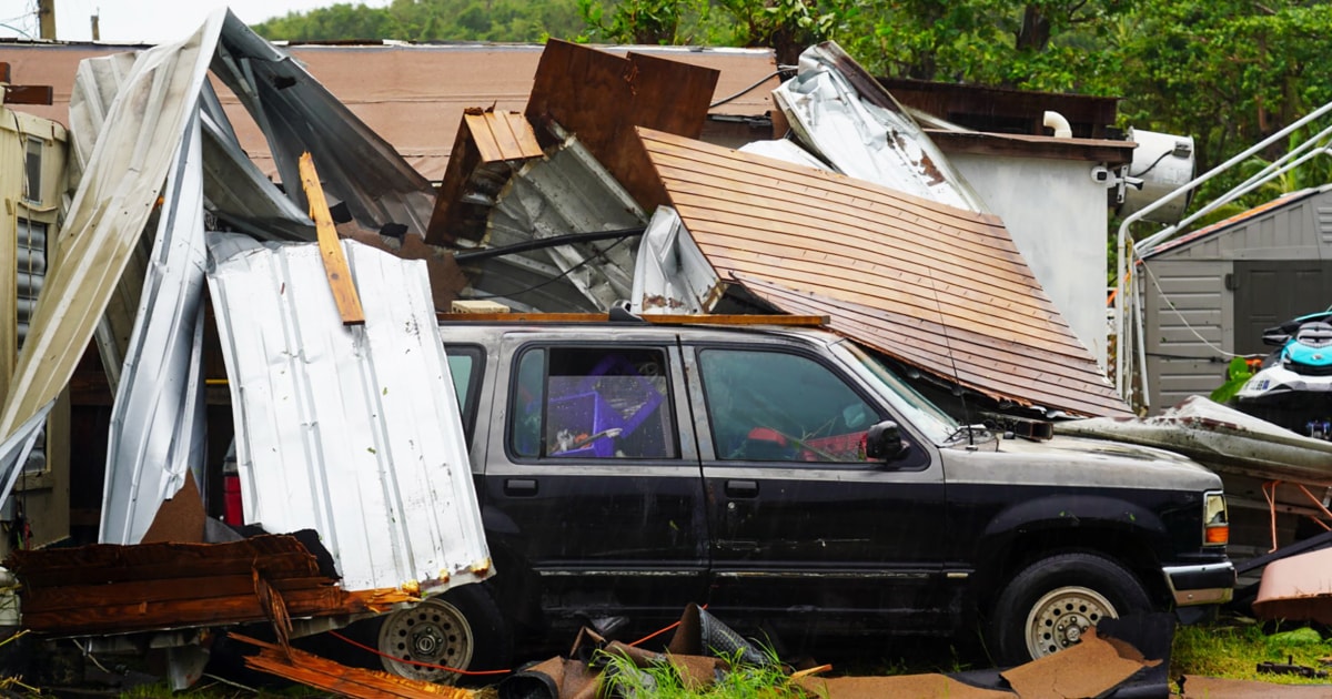 Hurricane Ernesto strengthens, moves toward Bermuda