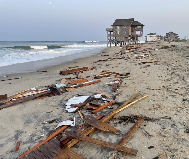 Unoccupied house collapses in Rodanthe, seventh home to collapse over the last four years