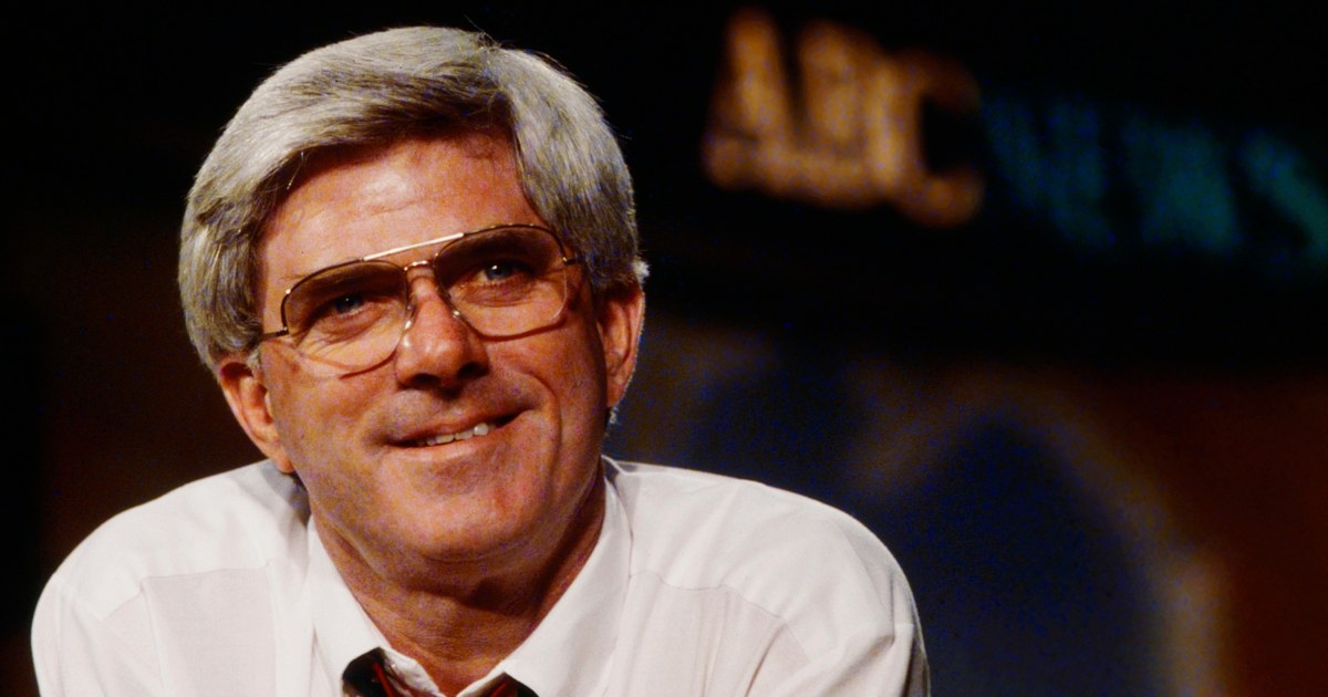 Phil Donahue, talk show host pioneer and husband of Marlo Thomas, dies at 88